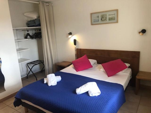 Hotel Le Bleu Marine แซ็งต์-มารี-เดอ-ลา-แมร์ ภายนอก รูปภาพ